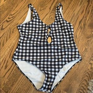 One piece swim
